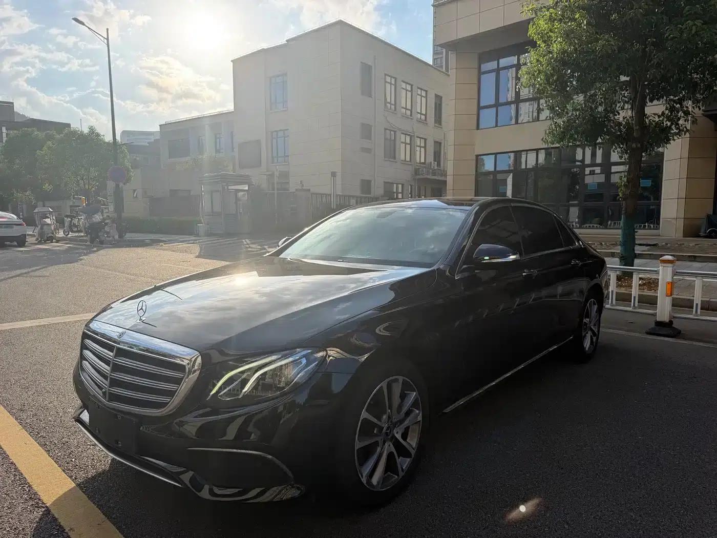 2019 Mercedes-Benz E-Class E 300 L Luxury — миниатюра 3