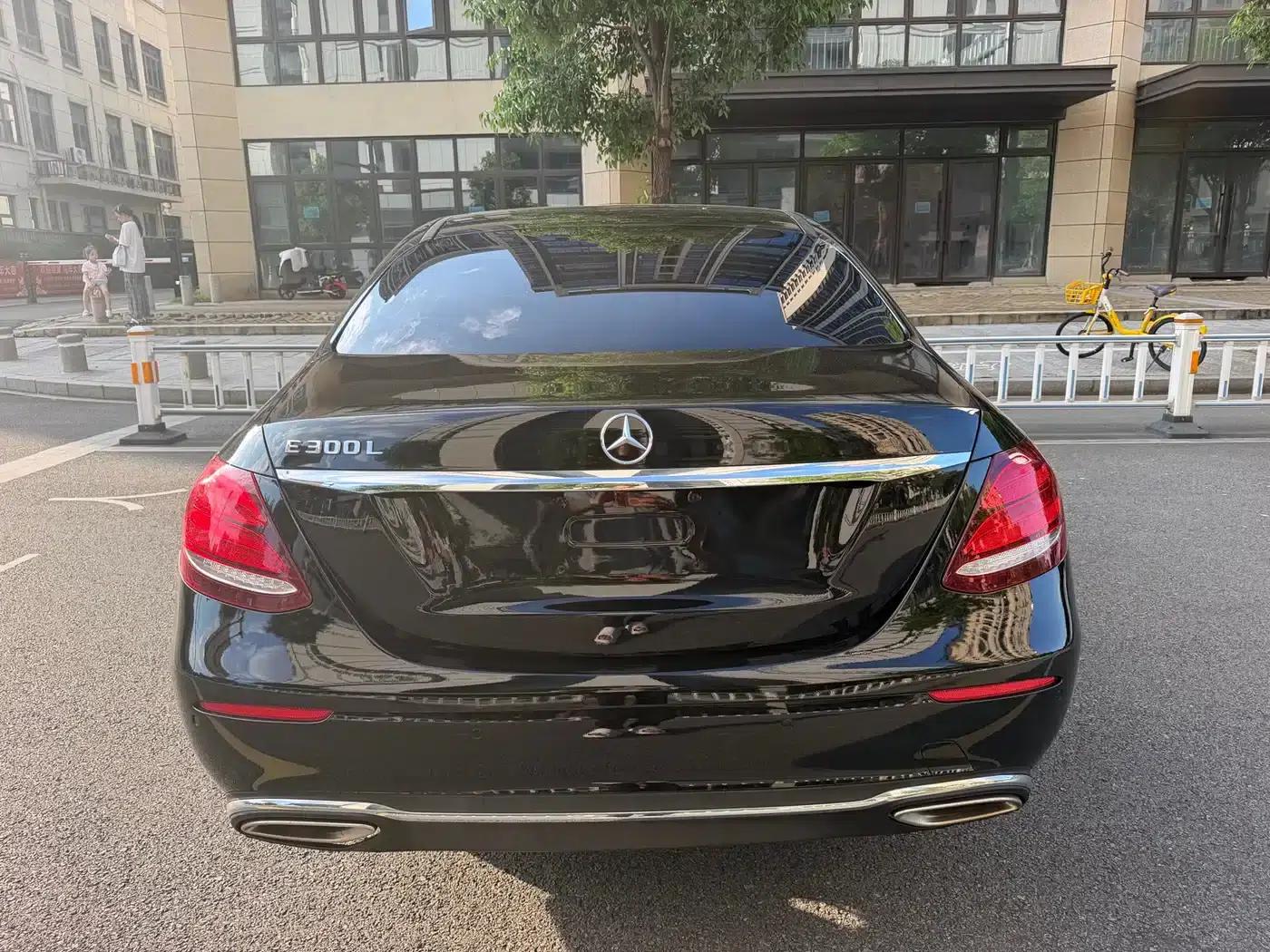 2019 Mercedes-Benz E-Class E 300 L Luxury — миниатюра 5