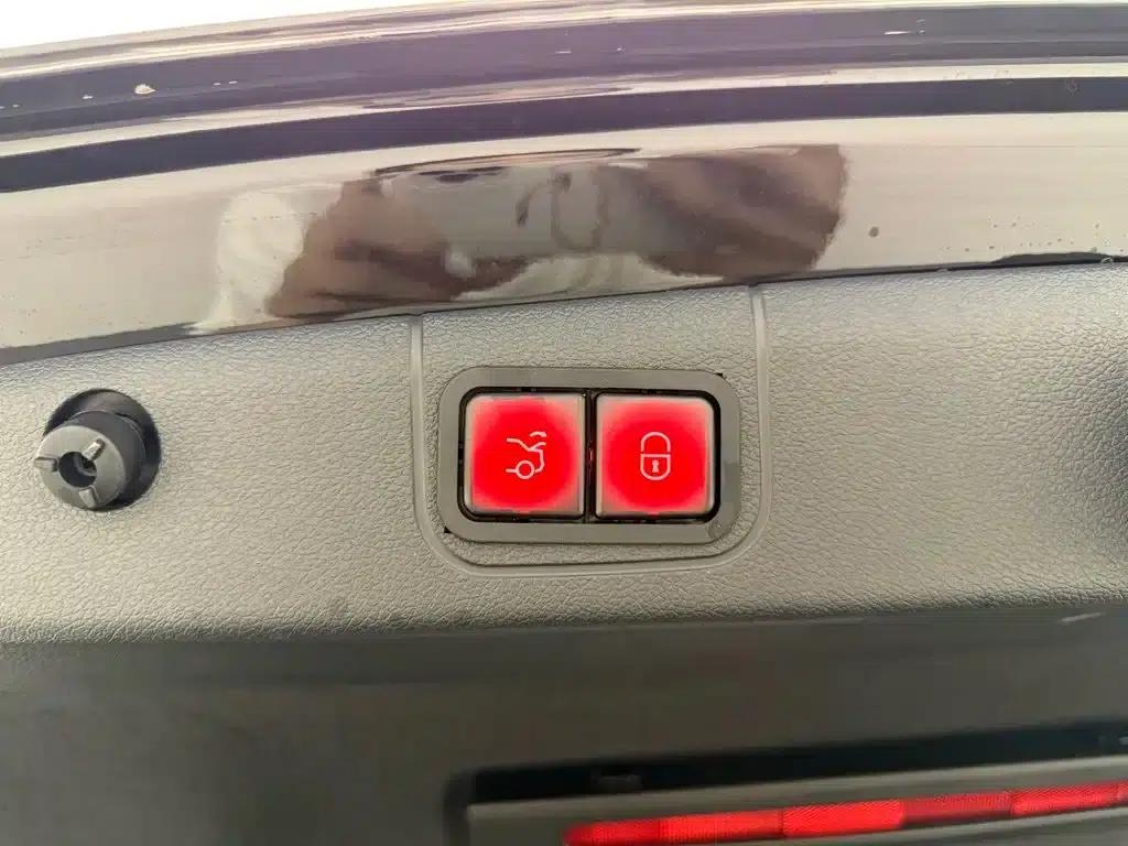 2026 Mercedes-Benz E-Class E 260 L Classic Edition — миниатюра 6