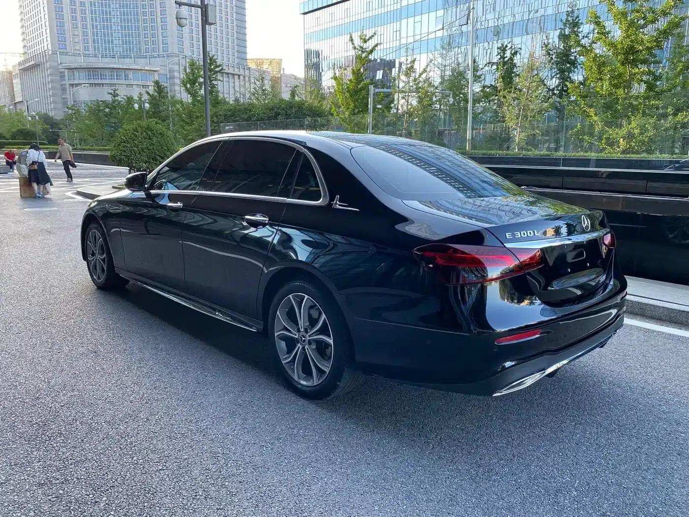 Mercedes-Benz E-Class 2023 E 300 L Sport Luxury — миниатюра 4