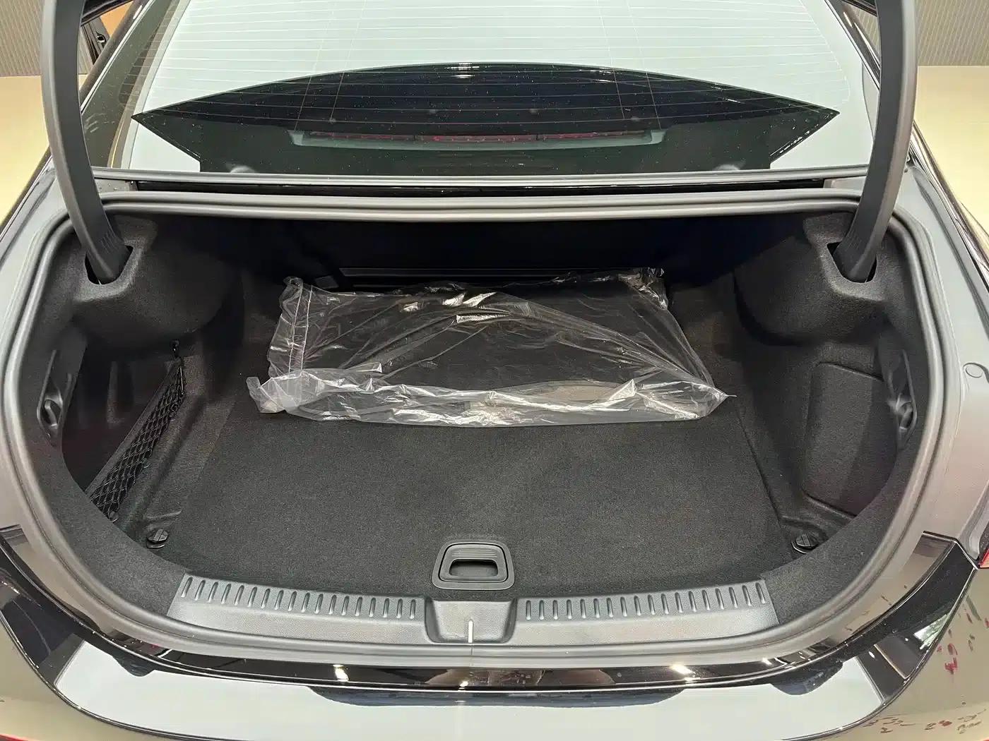 Mercedes-Benz E-Class 2026 Facelift E 300 L Fashion Model — миниатюра 13