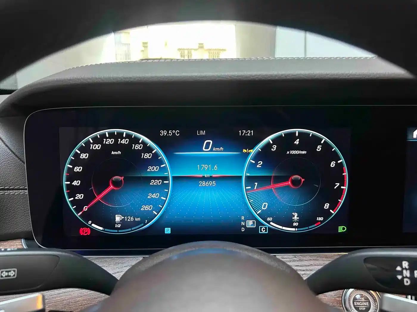 Mercedes-Benz E-Class 2023 Facelift E 300 L Sport Premium — миниатюра 10
