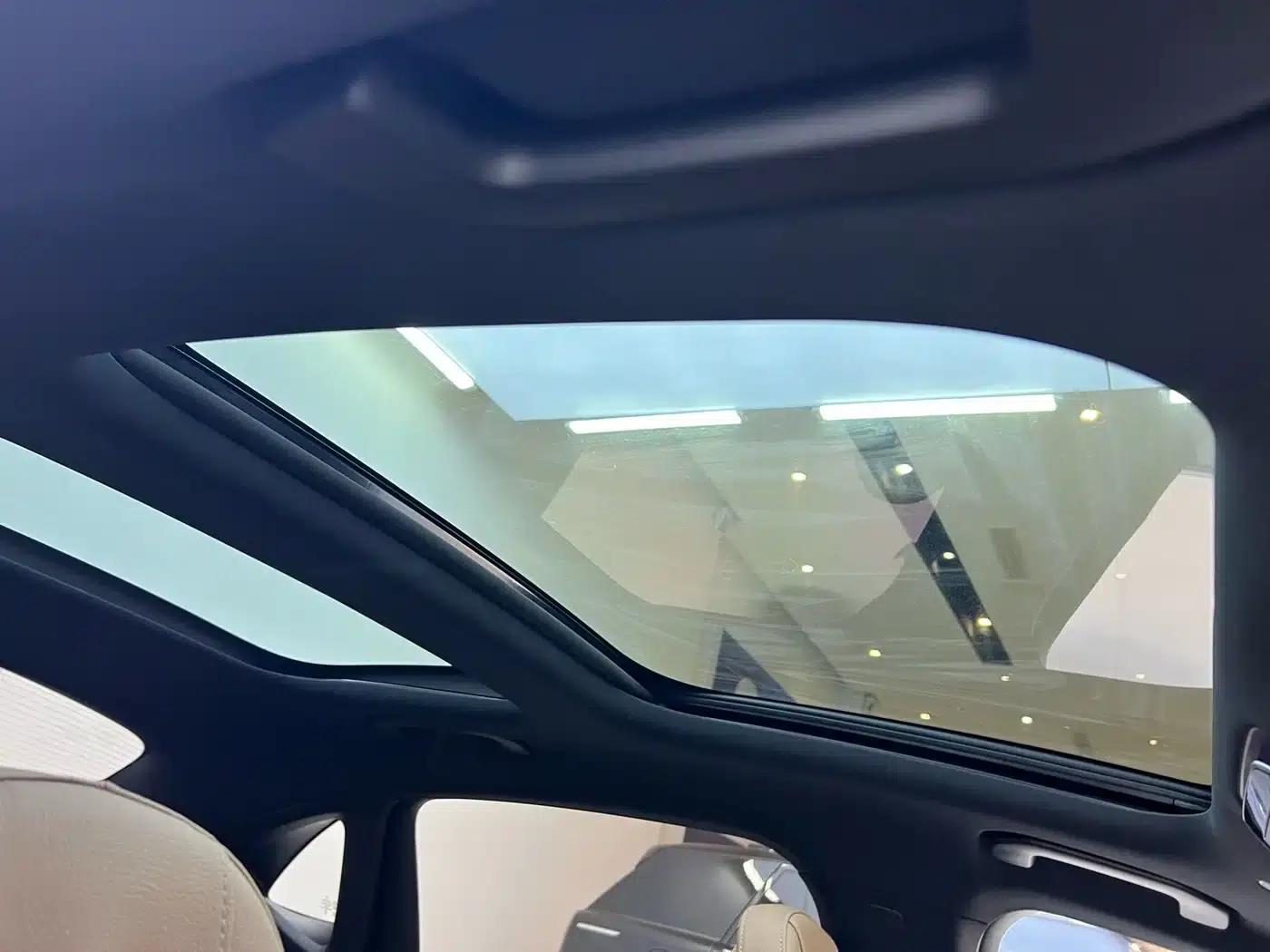 2025 Mercedes-Benz E-Class E 300 L Luxury — миниатюра 12