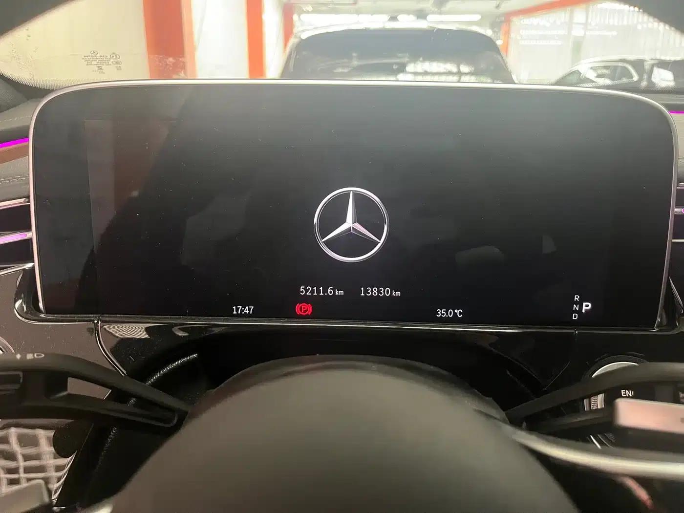 2025 Mercedes-Benz E-Class E 300 L Luxury — миниатюра 16