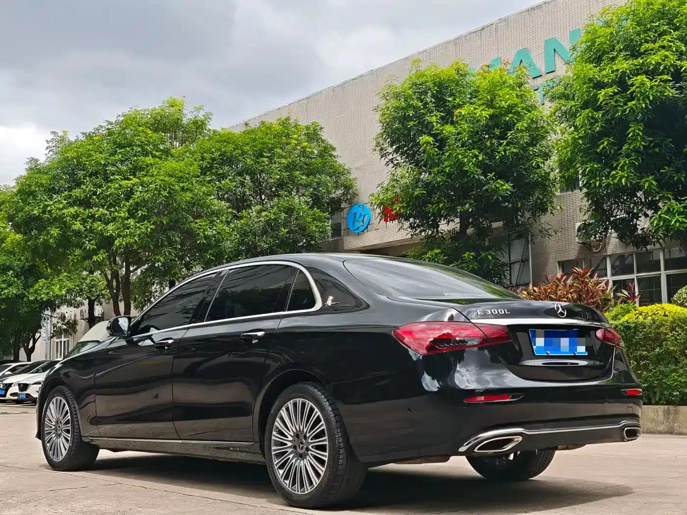 Mercedes-Benz E-Class 2023 E 300 L Fashion Edition — миниатюра 6