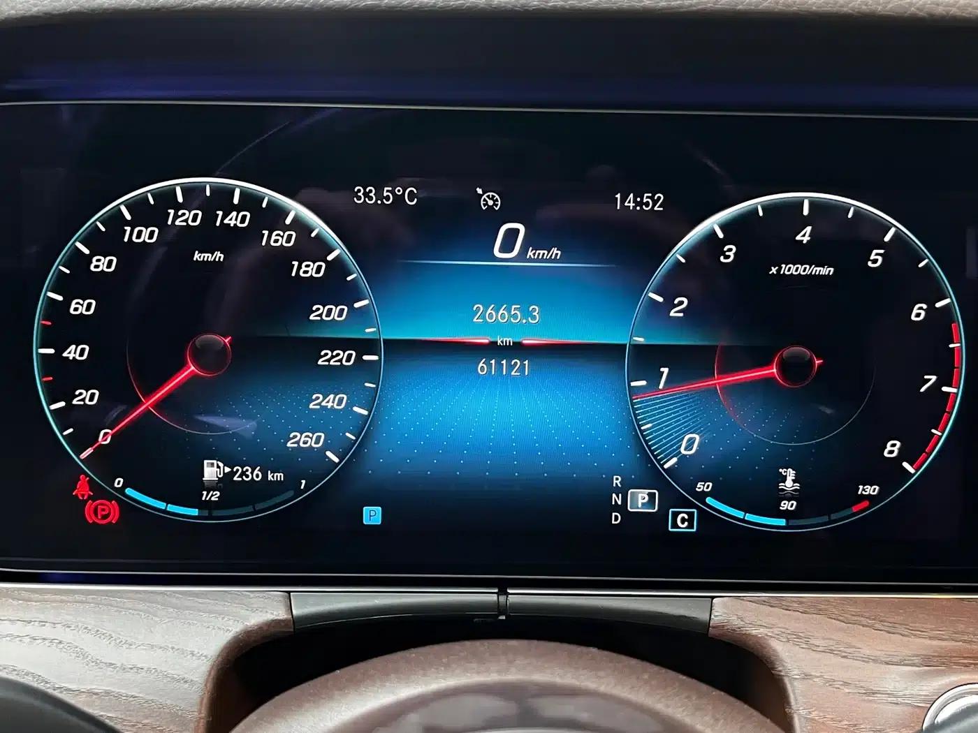 Mercedes-Benz E-Class 2021 E 300 L Fashion Edition — миниатюра 12