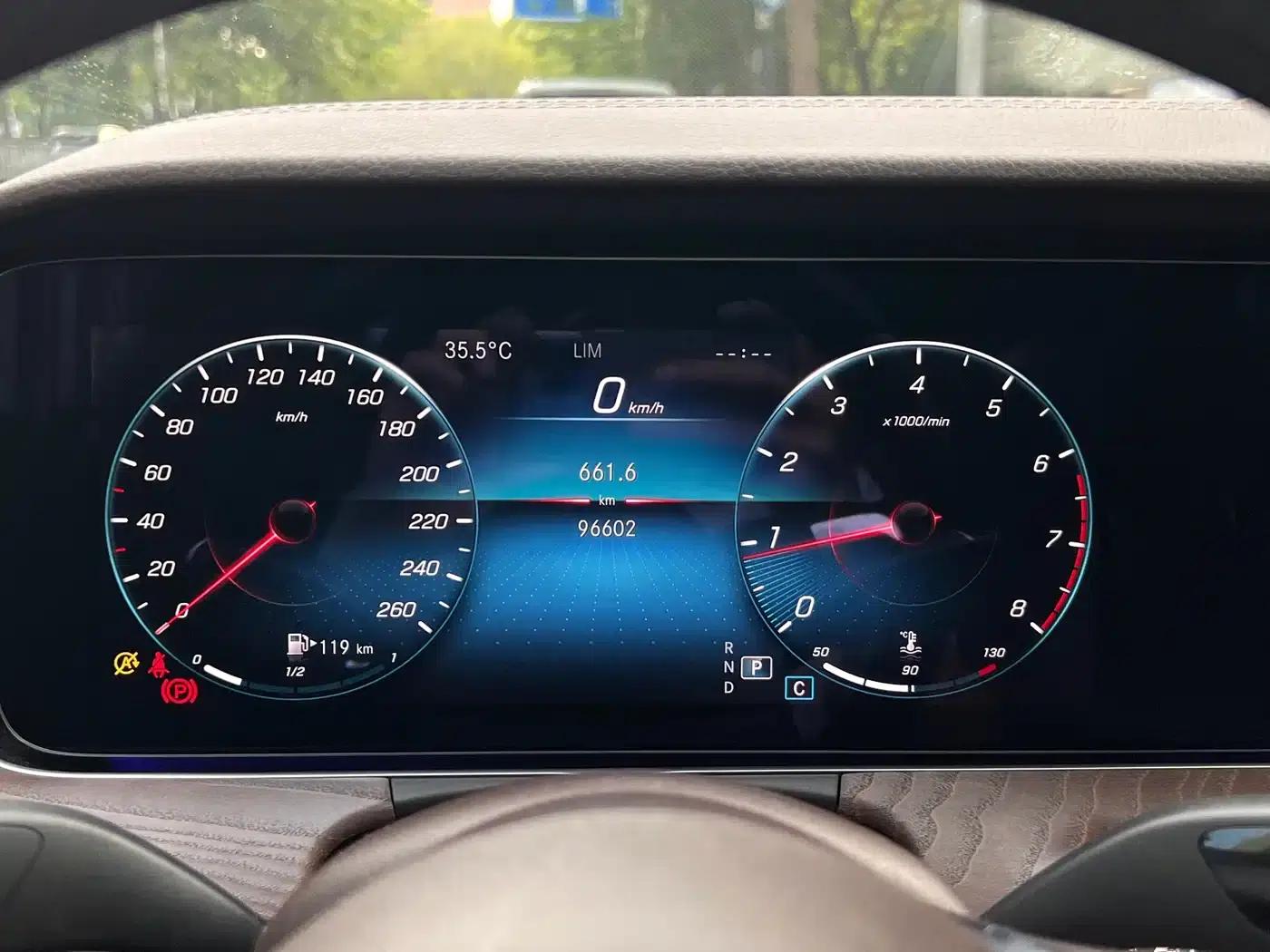 Mercedes-Benz E-Class 2021 E 300 L Fashion Edition — миниатюра 14
