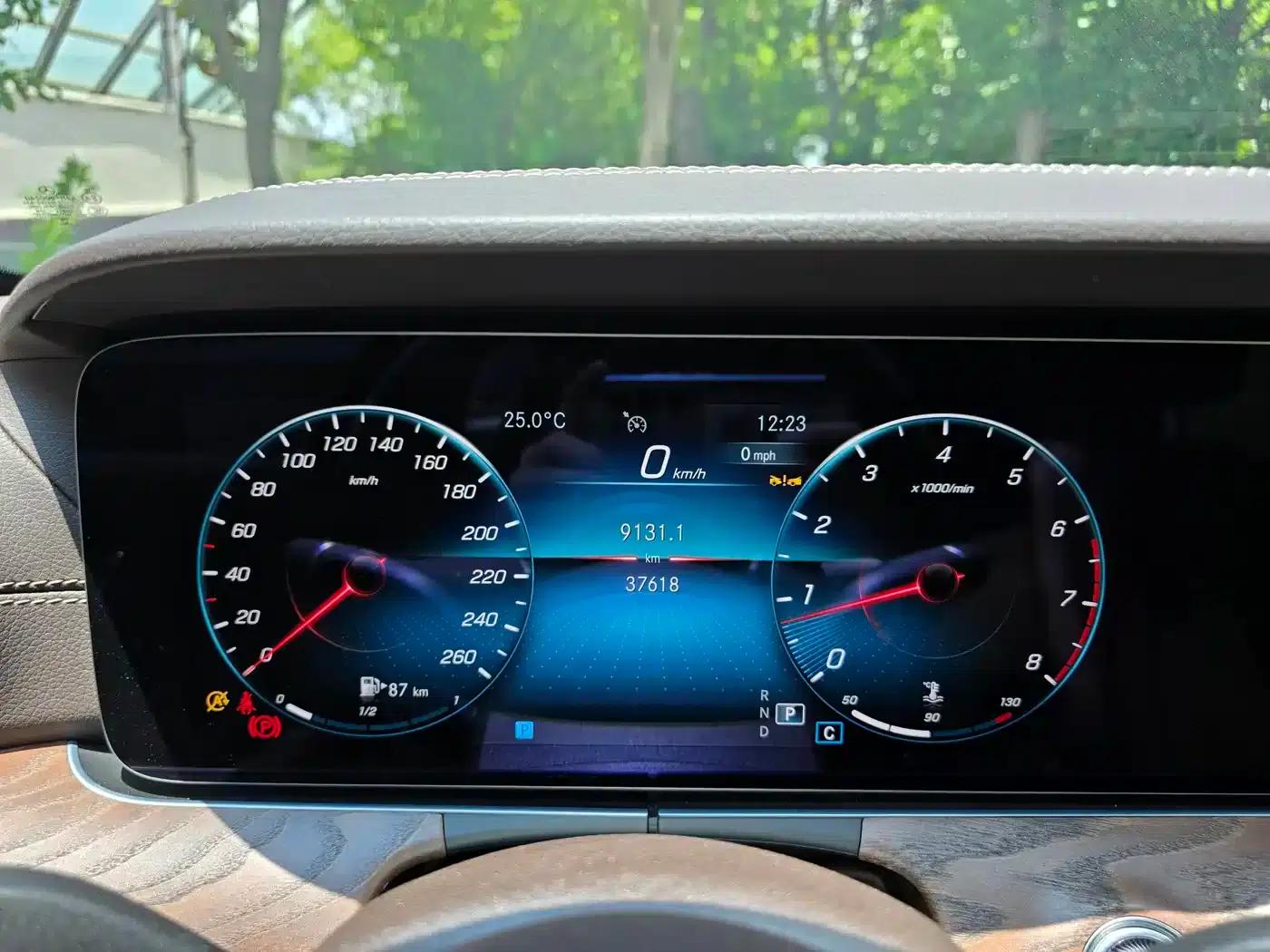 Mercedes-Benz E-Class 2023 Facelift E 300 L Fashion Model — миниатюра 14