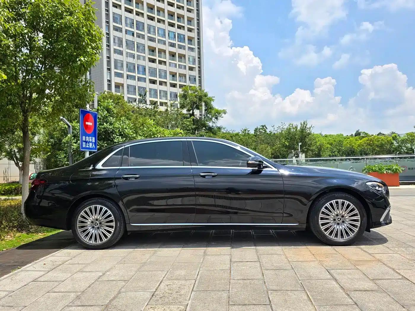 Mercedes-Benz E-Class 2023 Facelift E 300 L Fashion Model — миниатюра 4