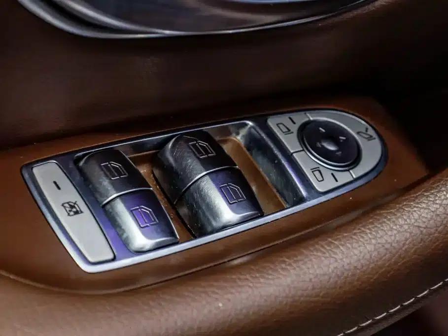 2022 Mercedes-Benz E-Class E 260 L — миниатюра 12