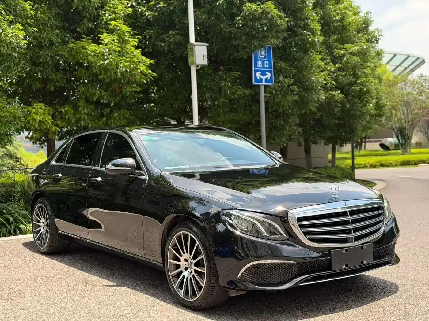 2017 Mercedes-Benz E-Class E 300 L Luxury — миниатюра 3