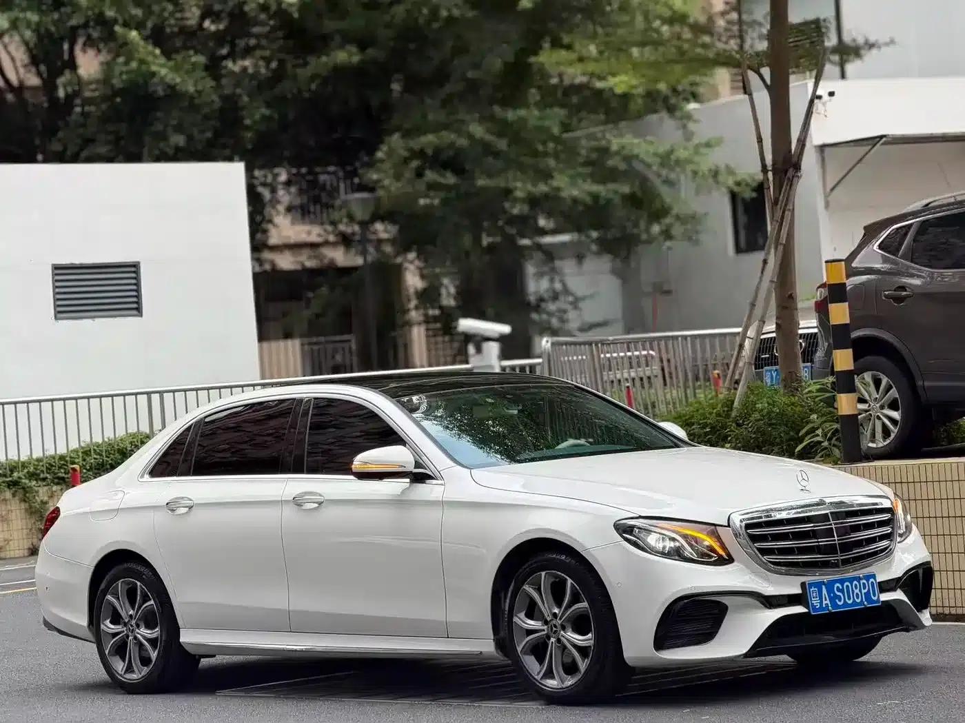 Mercedes-Benz E-Class 2020 Facelift E 300 L Sport Style — миниатюра 1
