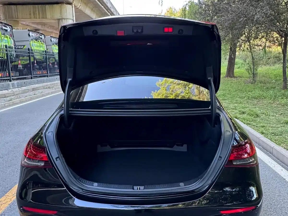 Mercedes-Benz E-Class 2023 E 300 L Sport Luxury — миниатюра 8