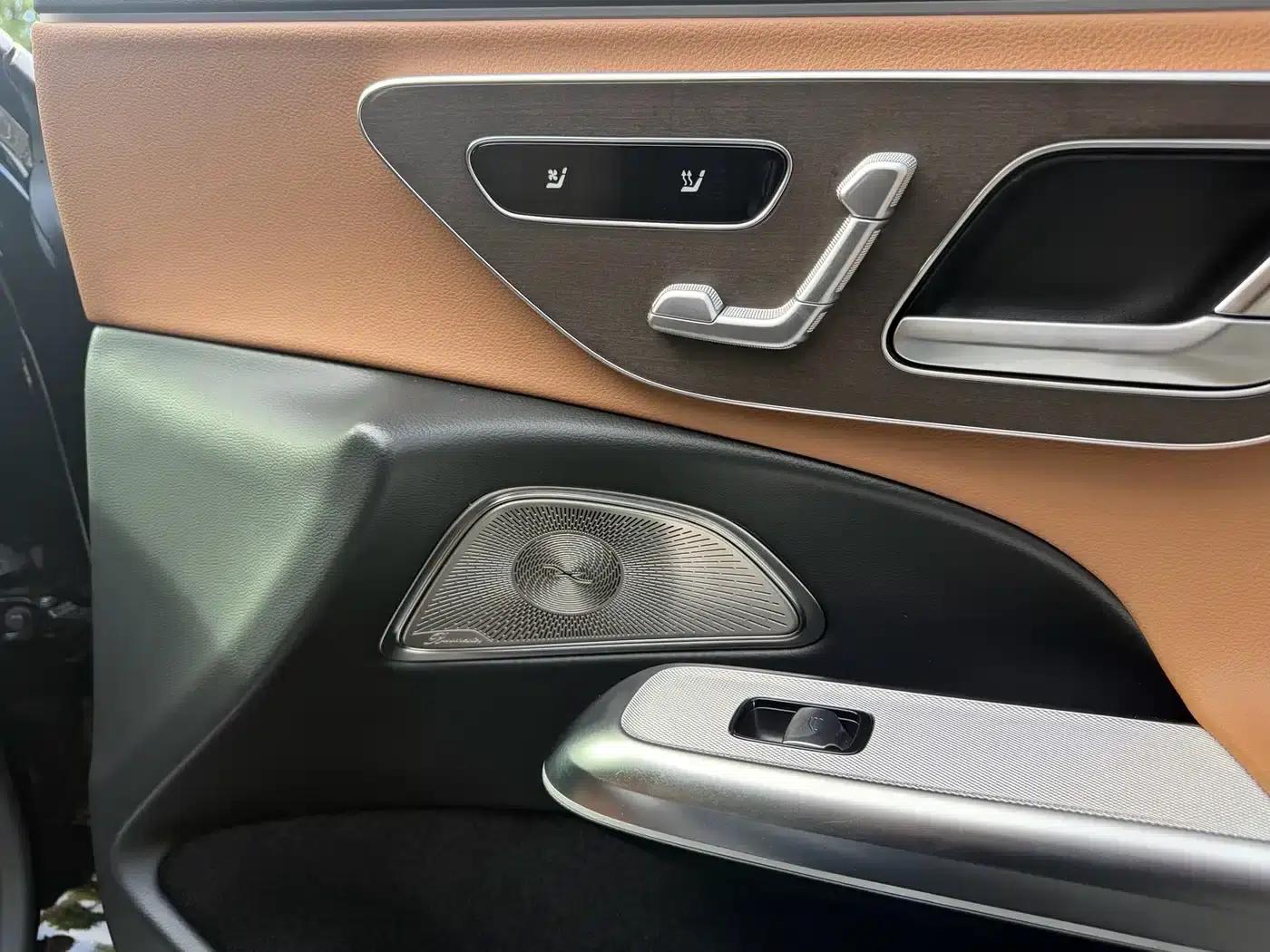 2025 Mercedes-Benz E-Class E 300 L Luxury — миниатюра 10