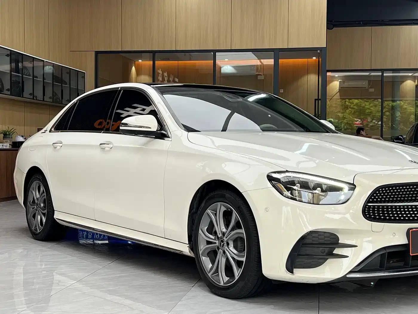 Mercedes-Benz E-Class 2021 E 300 L Fashion Edition — миниатюра 11