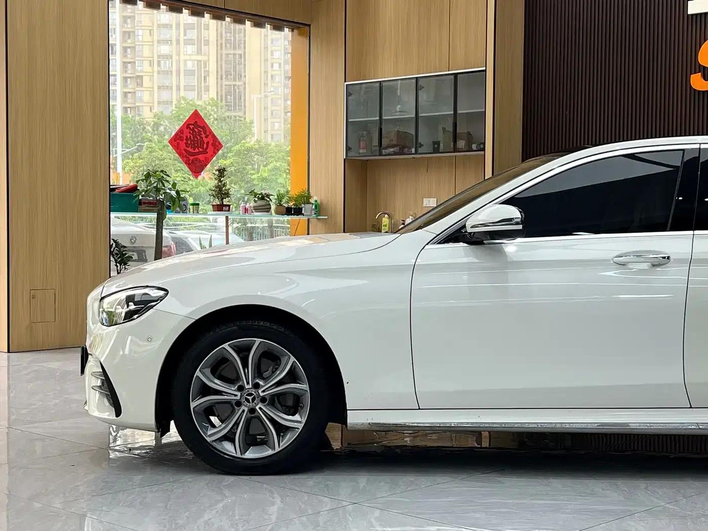 Mercedes-Benz E-Class 2021 E 300 L Fashion Edition — миниатюра 13