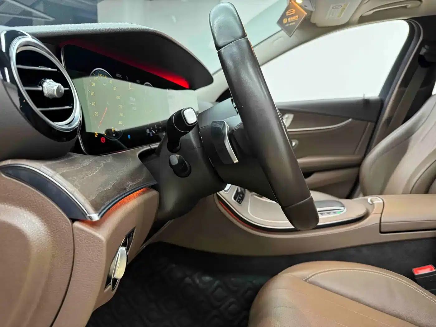 Mercedes-Benz E-Class 2021 E 300 L Fashion Edition — миниатюра 18
