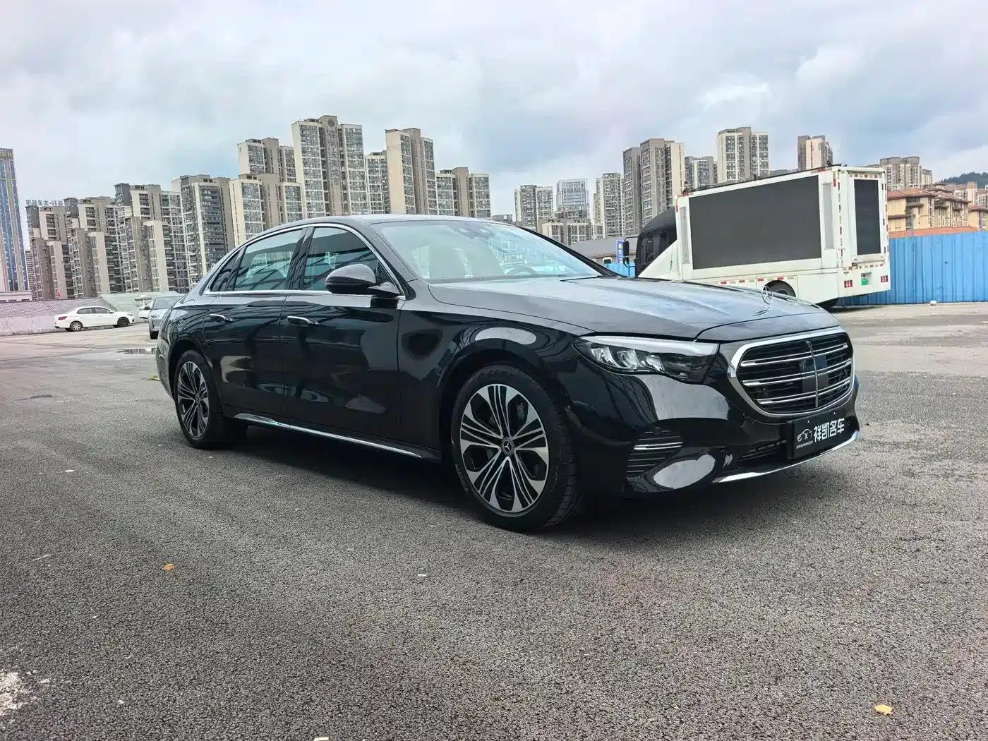 2026 Mercedes-Benz E-Class E 300 L Luxury — миниатюра 3