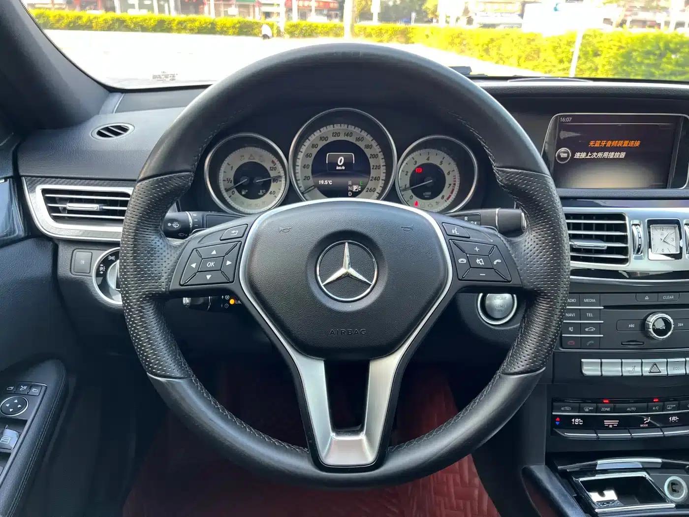 2015 Mercedes-Benz E-Class E 260 L Sport — миниатюра 17