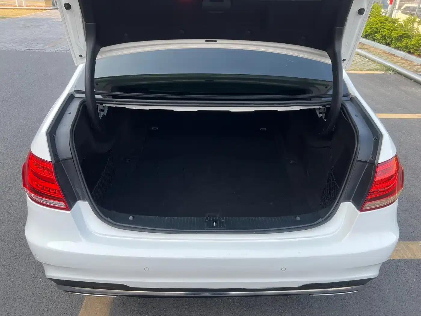 2015 Mercedes-Benz E-Class E 260 L Sport — миниатюра 27