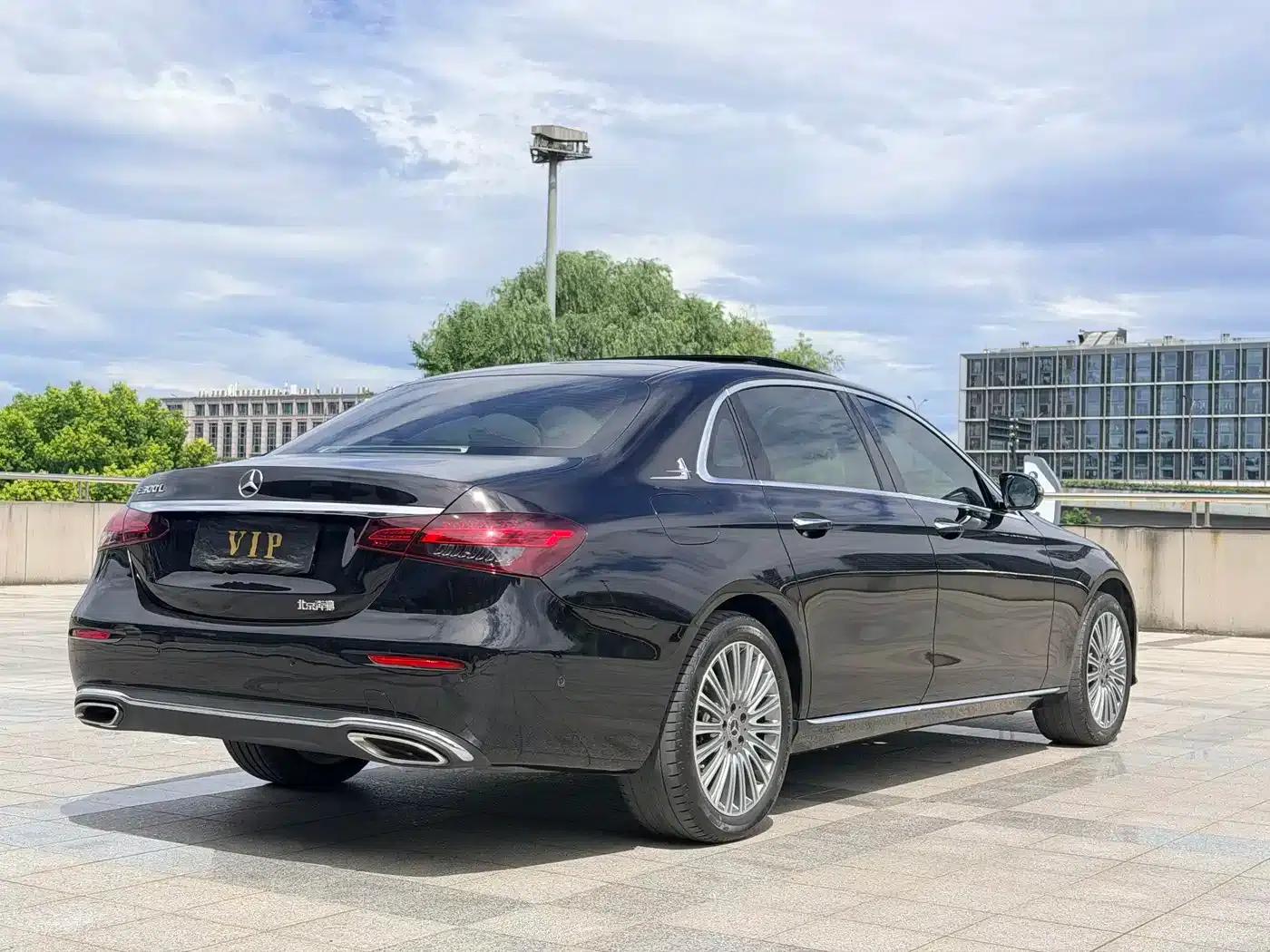 Mercedes-Benz E-Class 2023 E 300 L Luxury — миниатюра 5