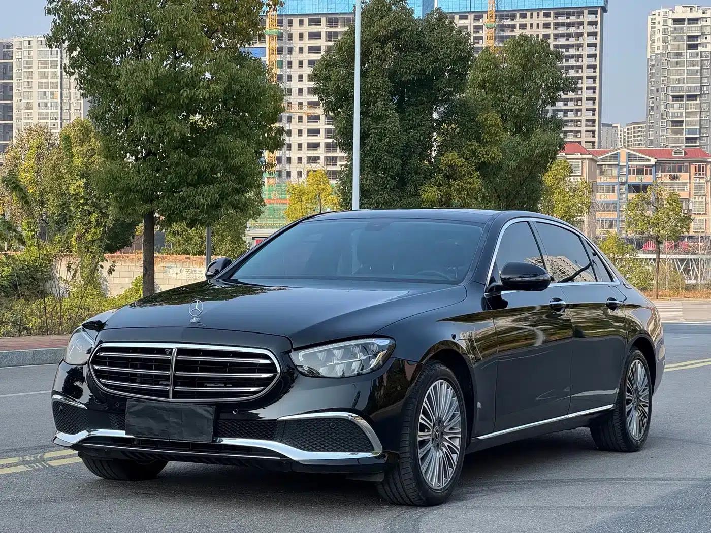 Mercedes-Benz E-Class 2022 E 300 L Fashion Edition — миниатюра 1