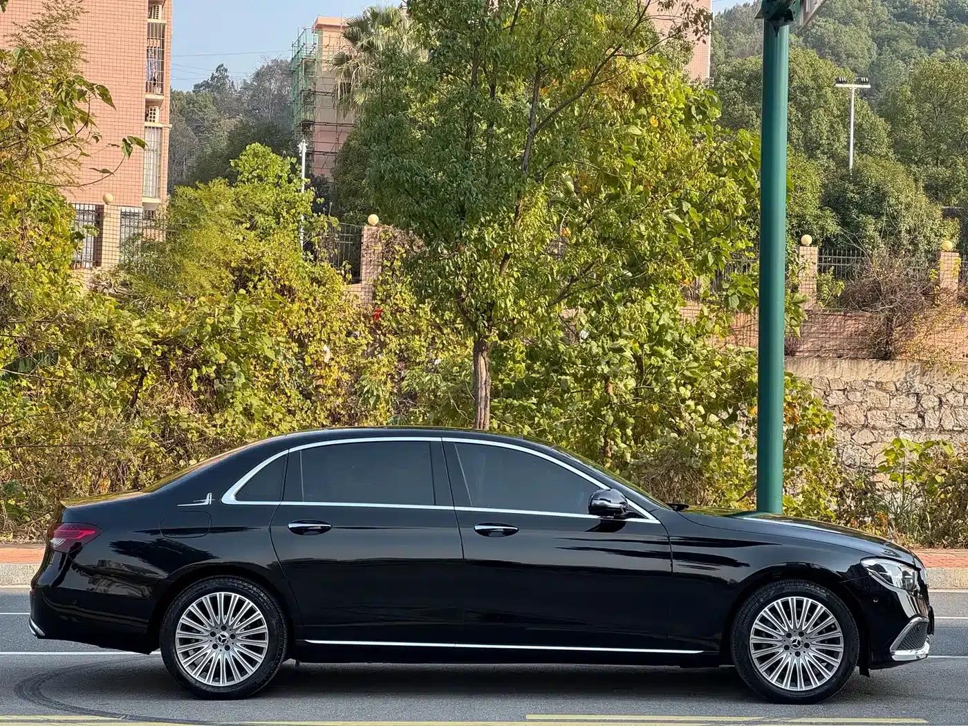 Mercedes-Benz E-Class 2022 E 300 L Fashion Edition — миниатюра 11