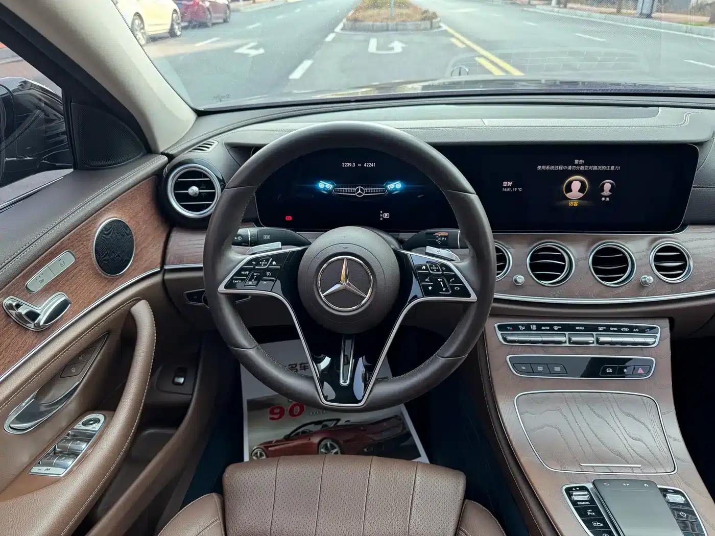 Mercedes-Benz E-Class 2022 E 300 L Fashion Edition — миниатюра 12