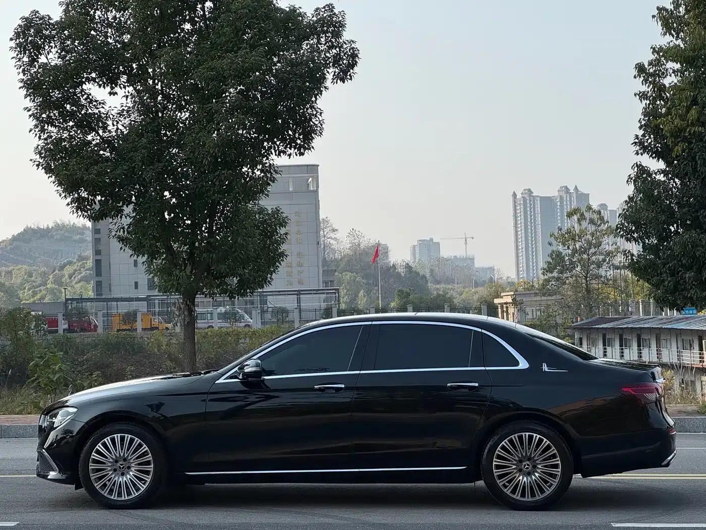 Mercedes-Benz E-Class 2022 E 300 L Fashion Edition — миниатюра 10