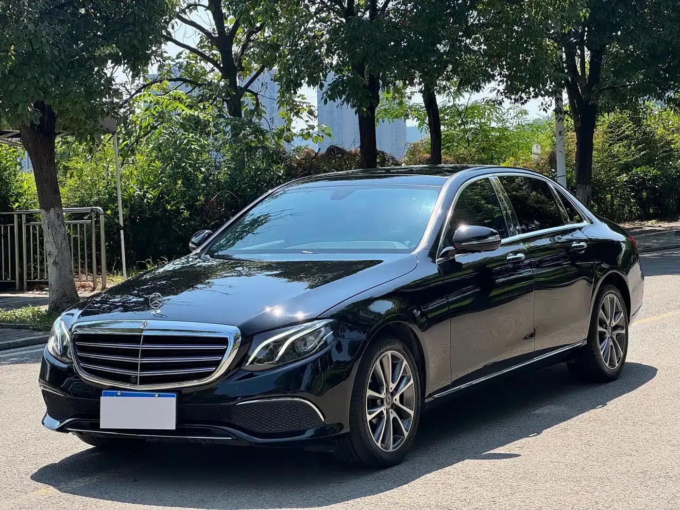 Mercedes-Benz E-Class 2019 Facelift E 300 L Fashion Model — миниатюра 1
