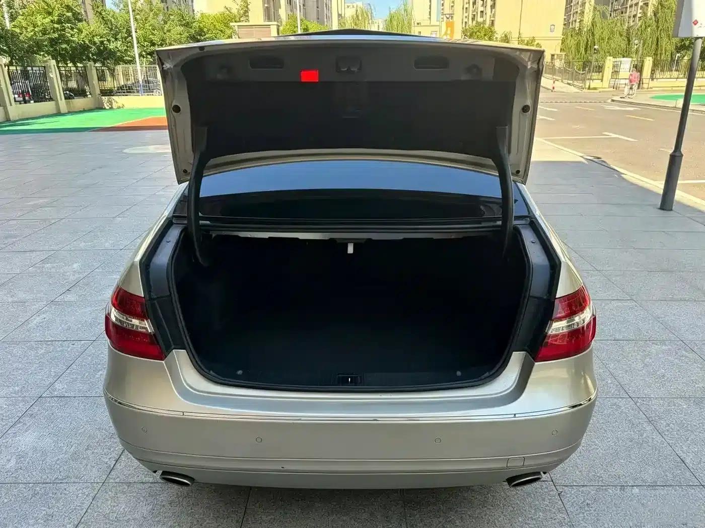2012 Mercedes-Benz E-Class E 300 L Elegance — миниатюра 18