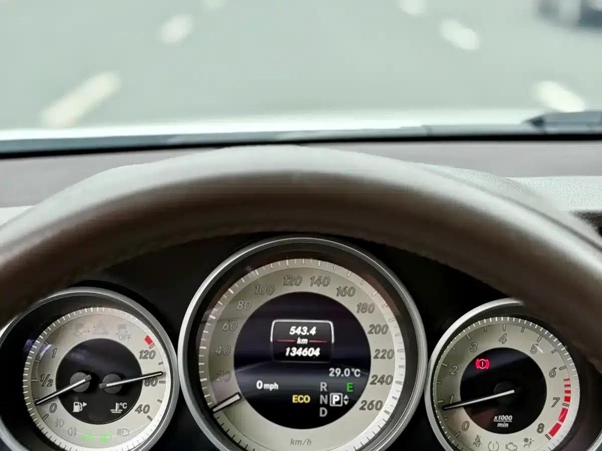 2015 Mercedes-Benz E-Class Facelift E 260 L Sport — миниатюра 21