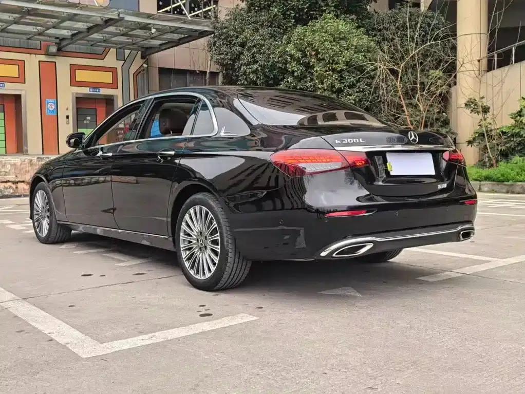 2023 Mercedes-Benz E-Class E 260 L — миниатюра 17
