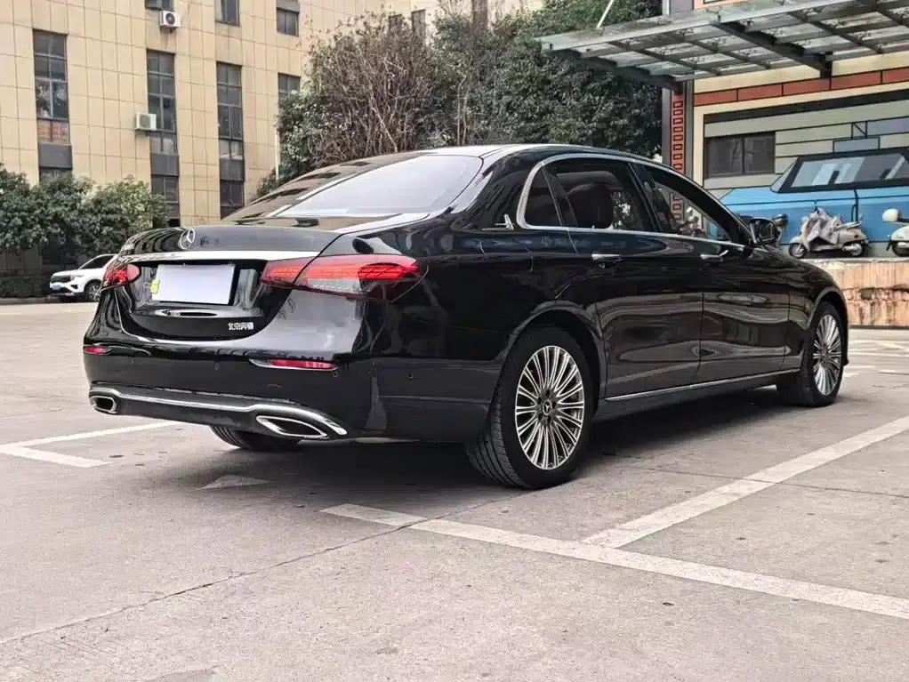 2023 Mercedes-Benz E-Class E 260 L — миниатюра 19