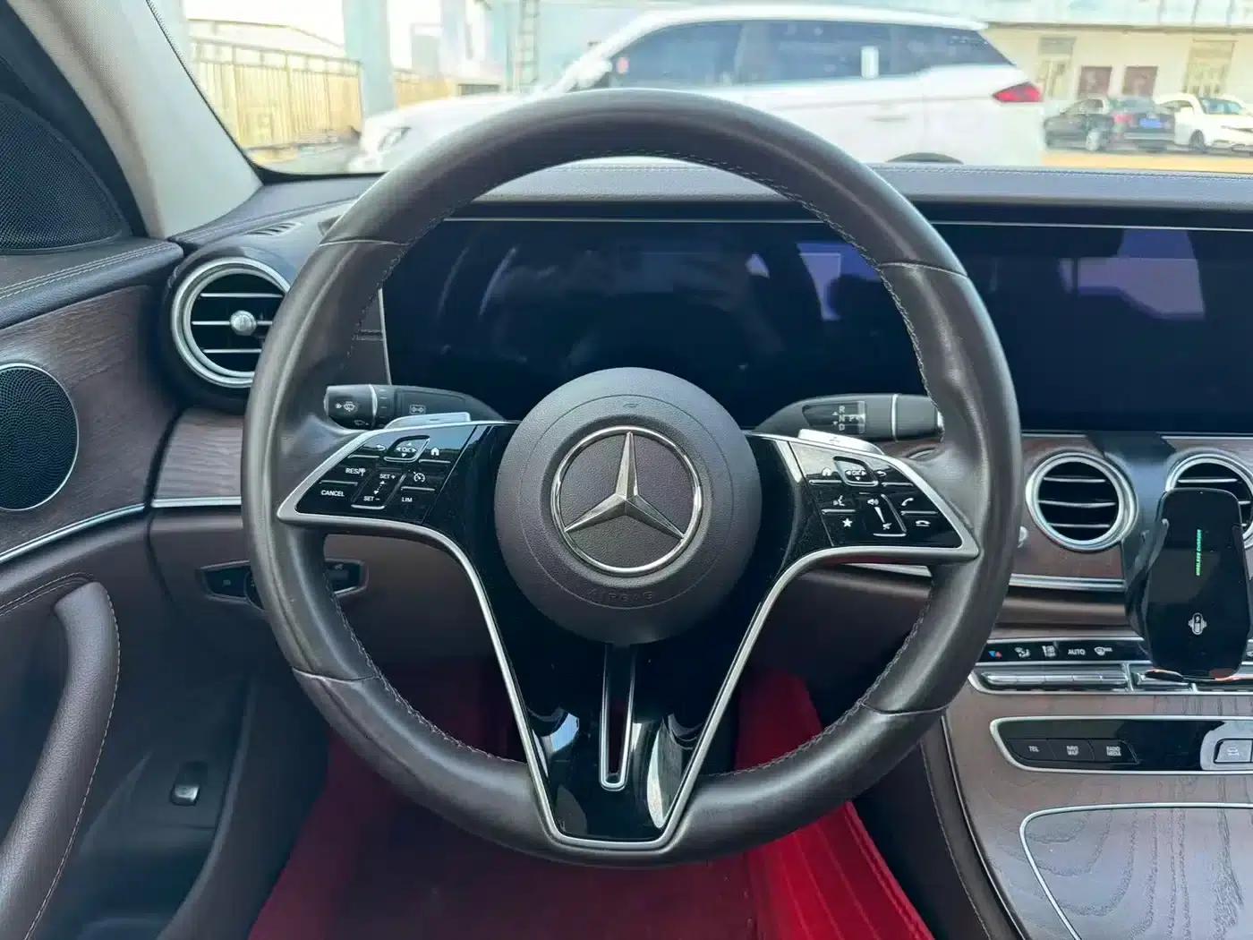 Mercedes-Benz E-Class 2022 E 300 L Fashion Edition — миниатюра 8