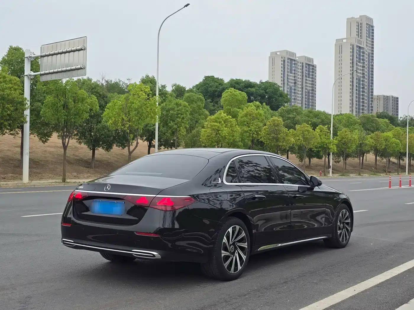 2024 Mercedes-Benz E-Class E 300 L Luxury — миниатюра 13