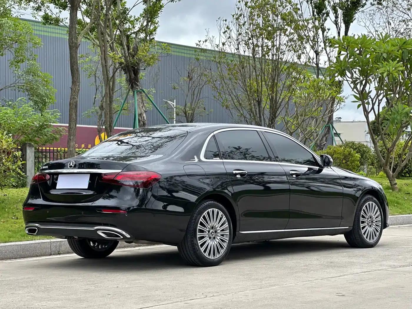 2022 Mercedes-Benz E-Class E 300 L Luxury — миниатюра 9