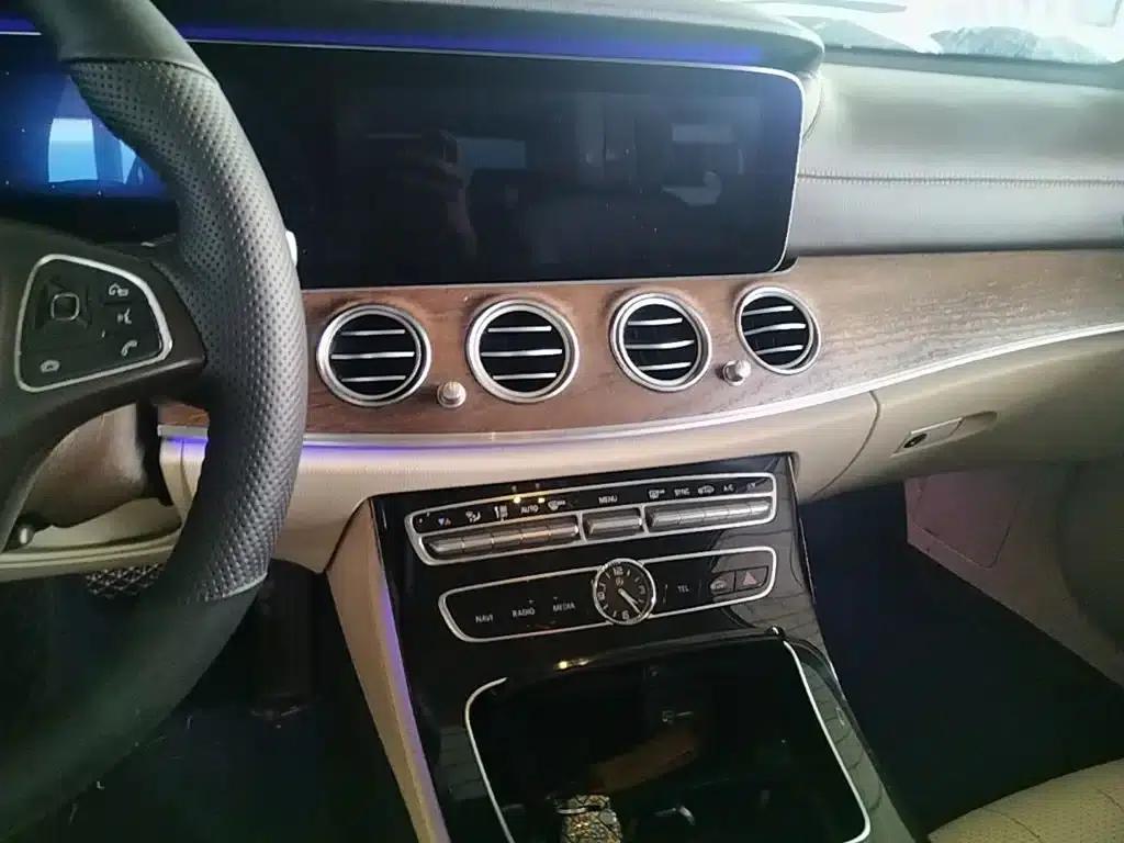 2016 Mercedes-Benz E-Class E 200 L — миниатюра 13