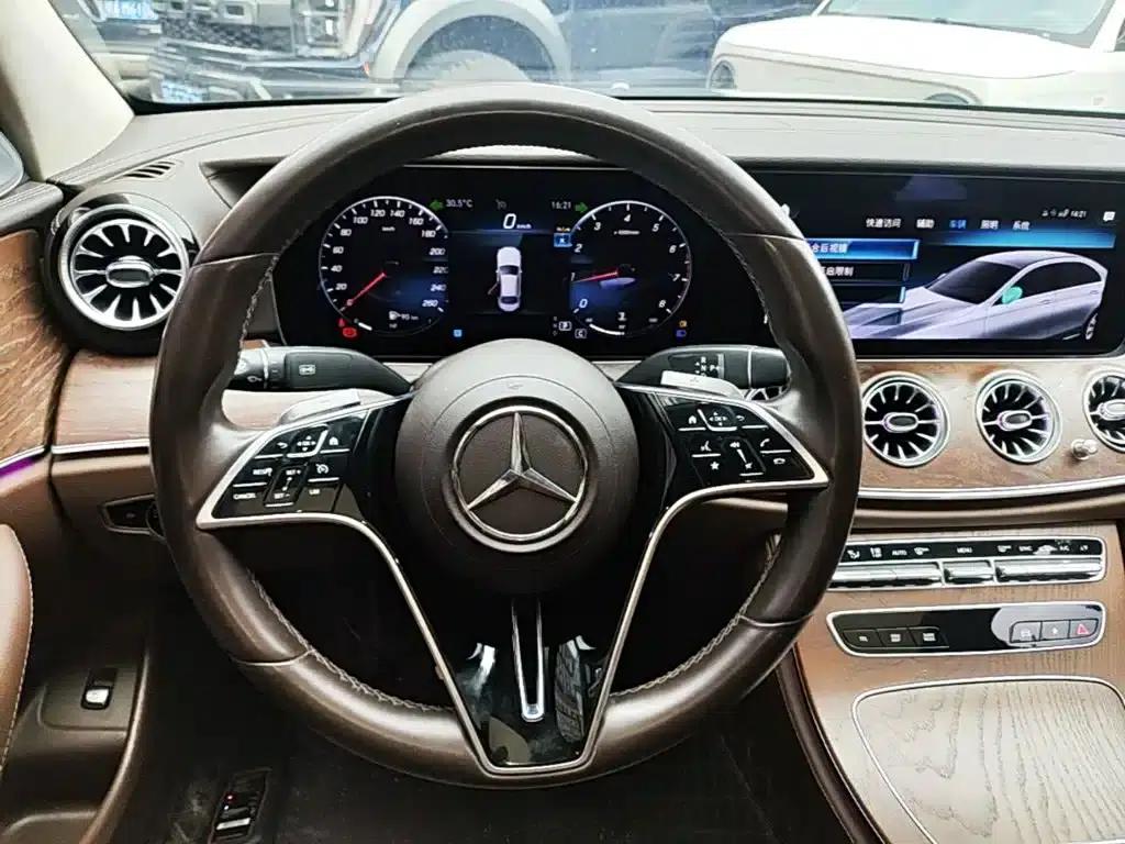 Mercedes-Benz E-Class 2022 Facelift III E 300 L Luxury — миниатюра 11