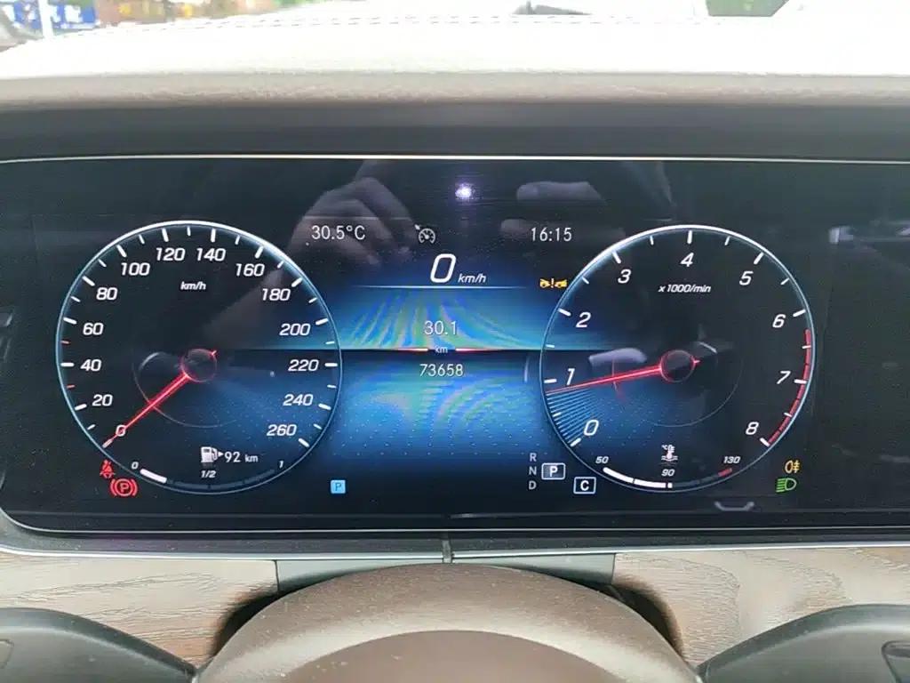 Mercedes-Benz E-Class 2022 Facelift III E 300 L Luxury — миниатюра 12