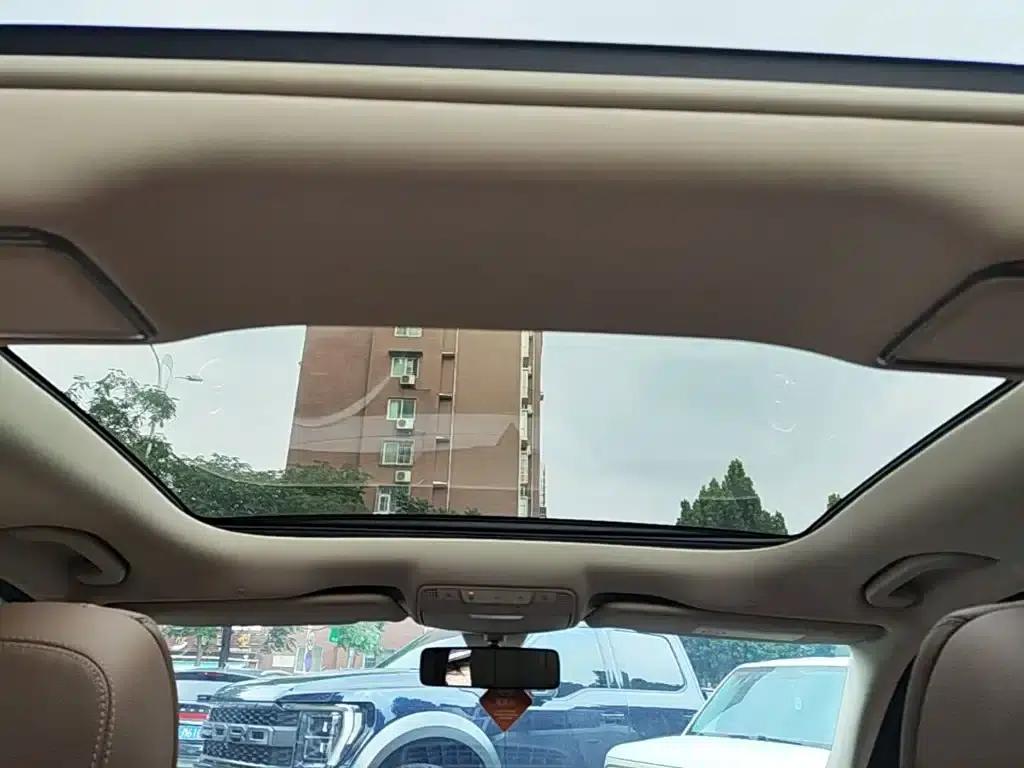 Mercedes-Benz E-Class 2022 Facelift III E 300 L Luxury — миниатюра 18