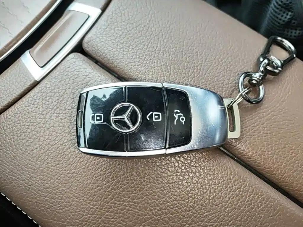 Mercedes-Benz E-Class 2022 Facelift III E 300 L Luxury — миниатюра 9
