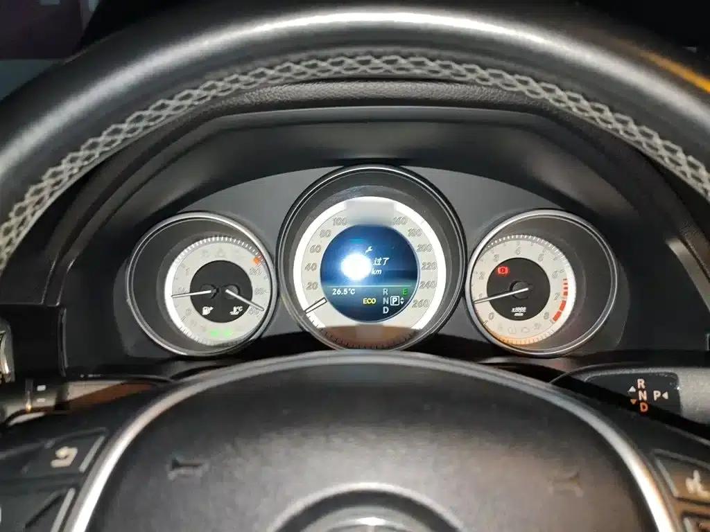 2015 Mercedes-Benz E-Class Facelift E 260 L Sport — миниатюра 4