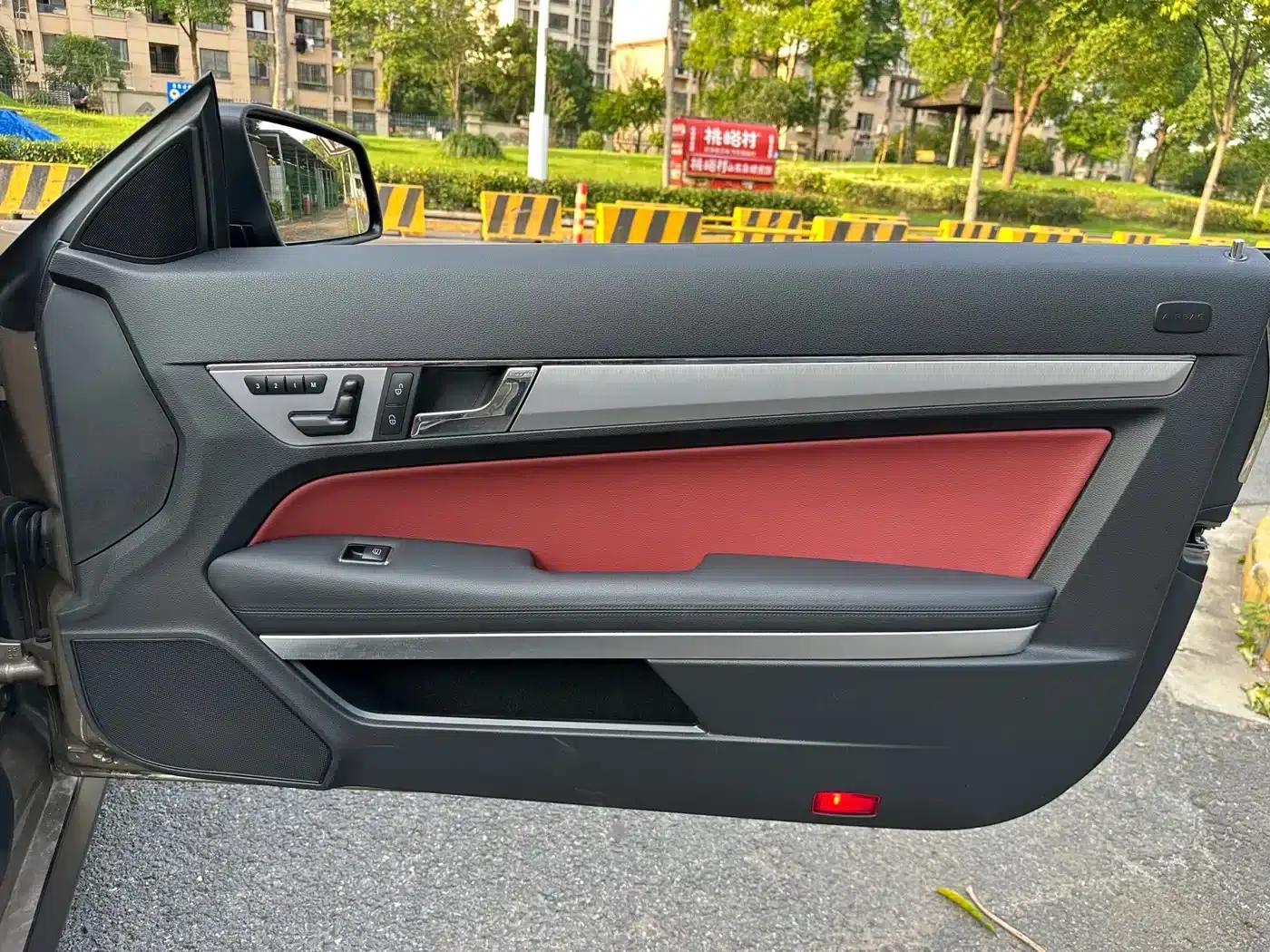Imported Mercedes-Benz E-Class 2012 E 260 CGI Convertible — миниатюра 31