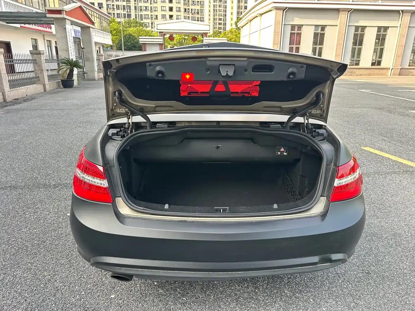 Imported Mercedes-Benz E-Class 2012 E 260 CGI Convertible — миниатюра 33