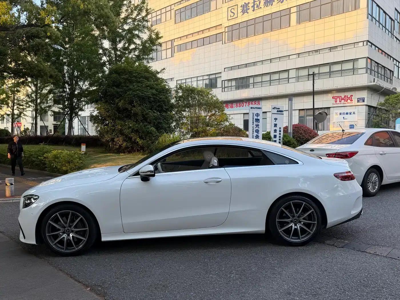 Imported Mercedes-Benz E-Class 2021 E 260 Coupe — миниатюра 3