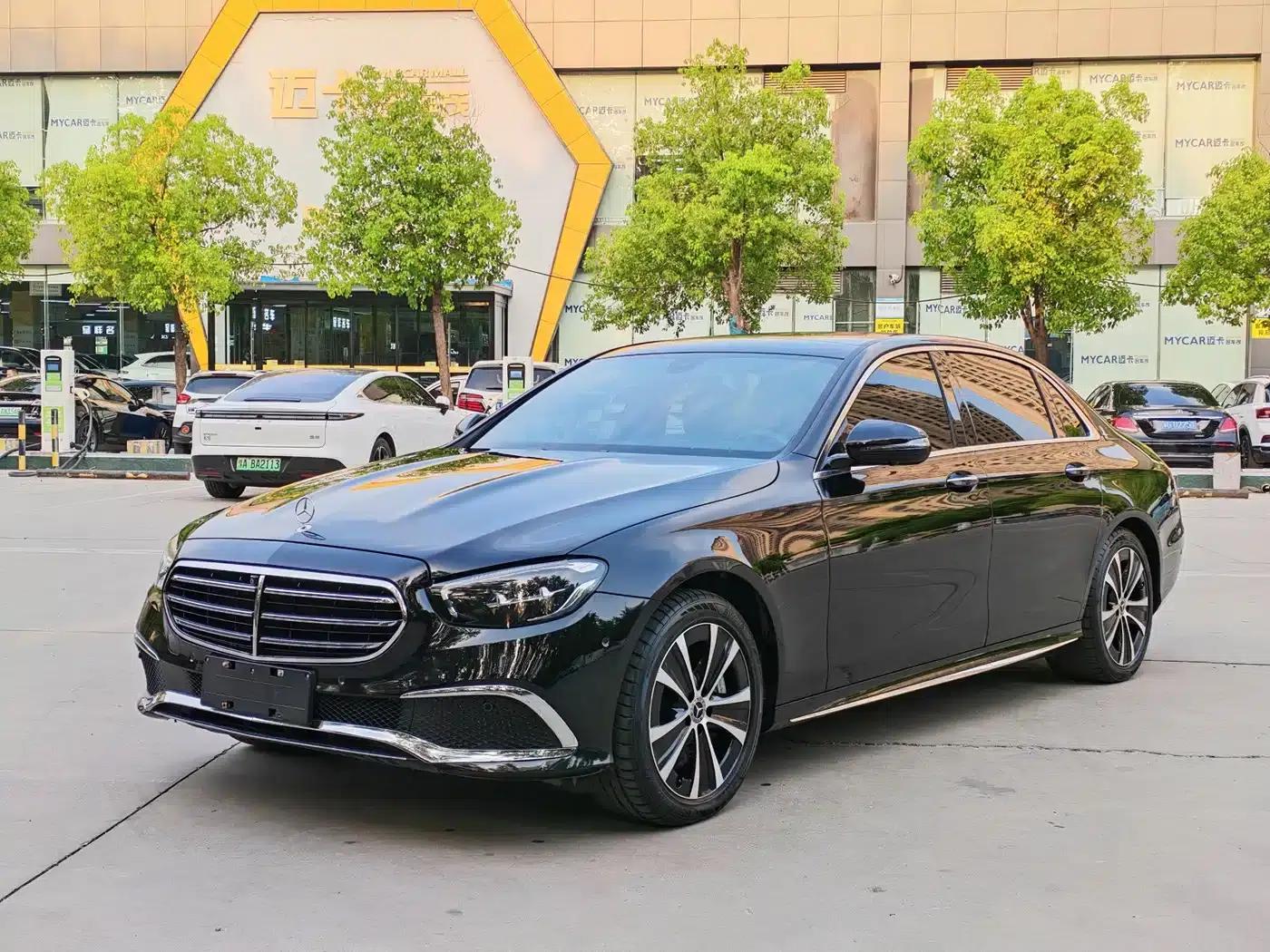 Mercedes-Benz E-Class PHEV 2022 E 350 e L Plug-in Hybrid Sedan — миниатюра 1