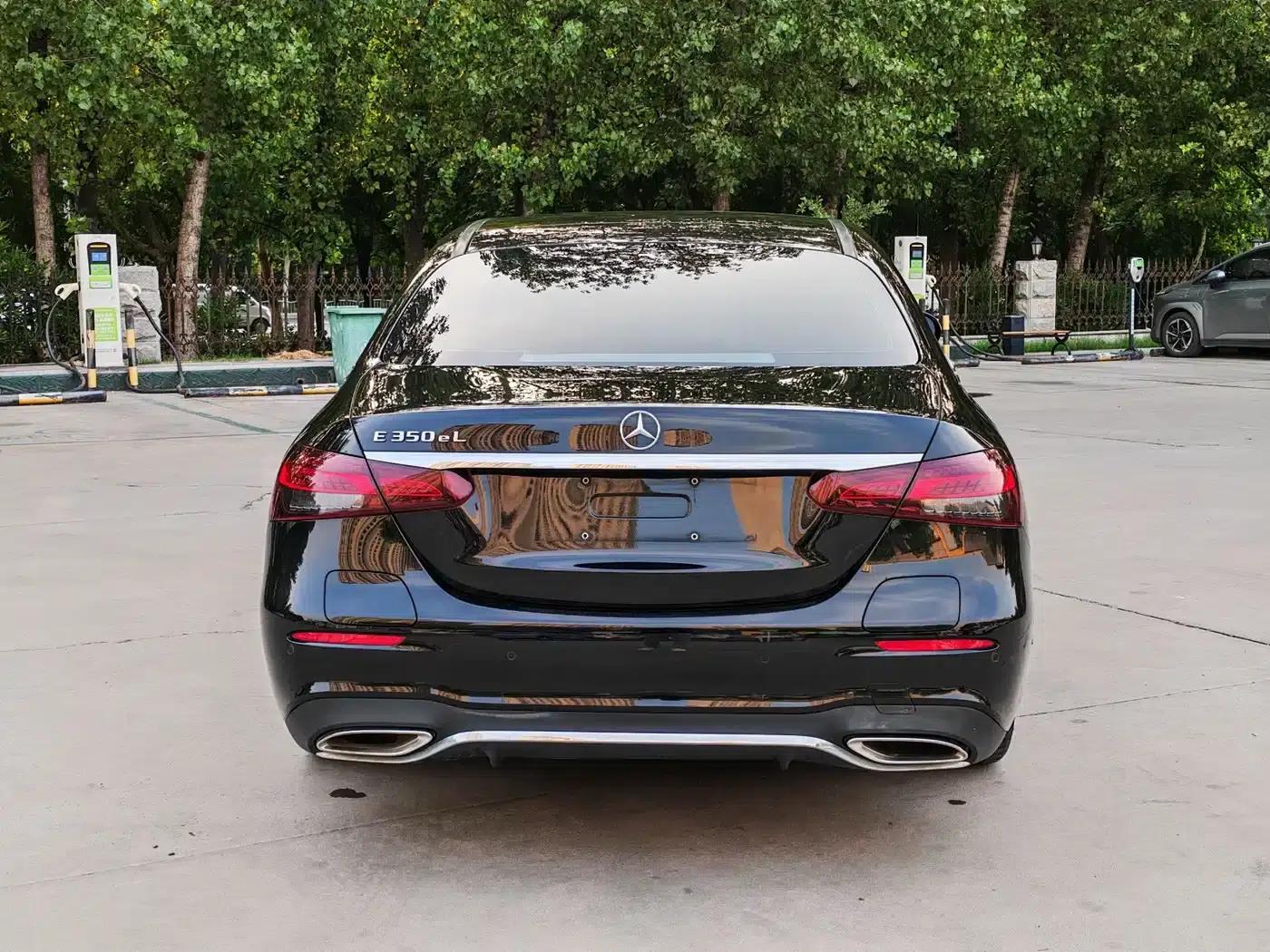 Mercedes-Benz E-Class PHEV 2022 E 350 e L Plug-in Hybrid Sedan — миниатюра 14