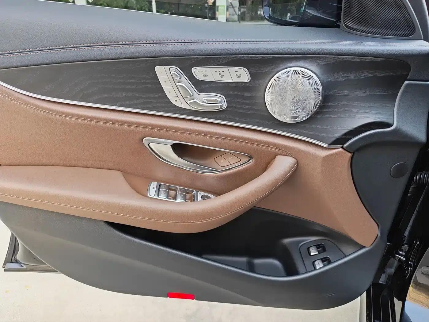 Mercedes-Benz E-Class PHEV 2022 E 350 e L Plug-in Hybrid Sedan — миниатюра 7