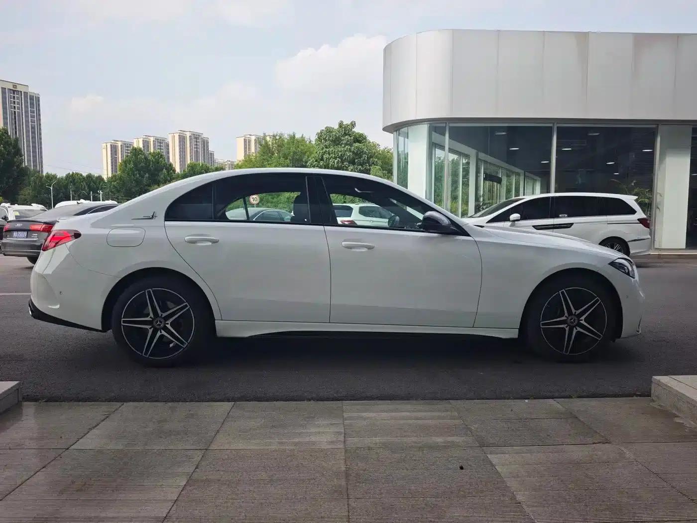 2025 Mercedes-Benz C-Class C 260 L Midnight Sport Edition — миниатюра 4
